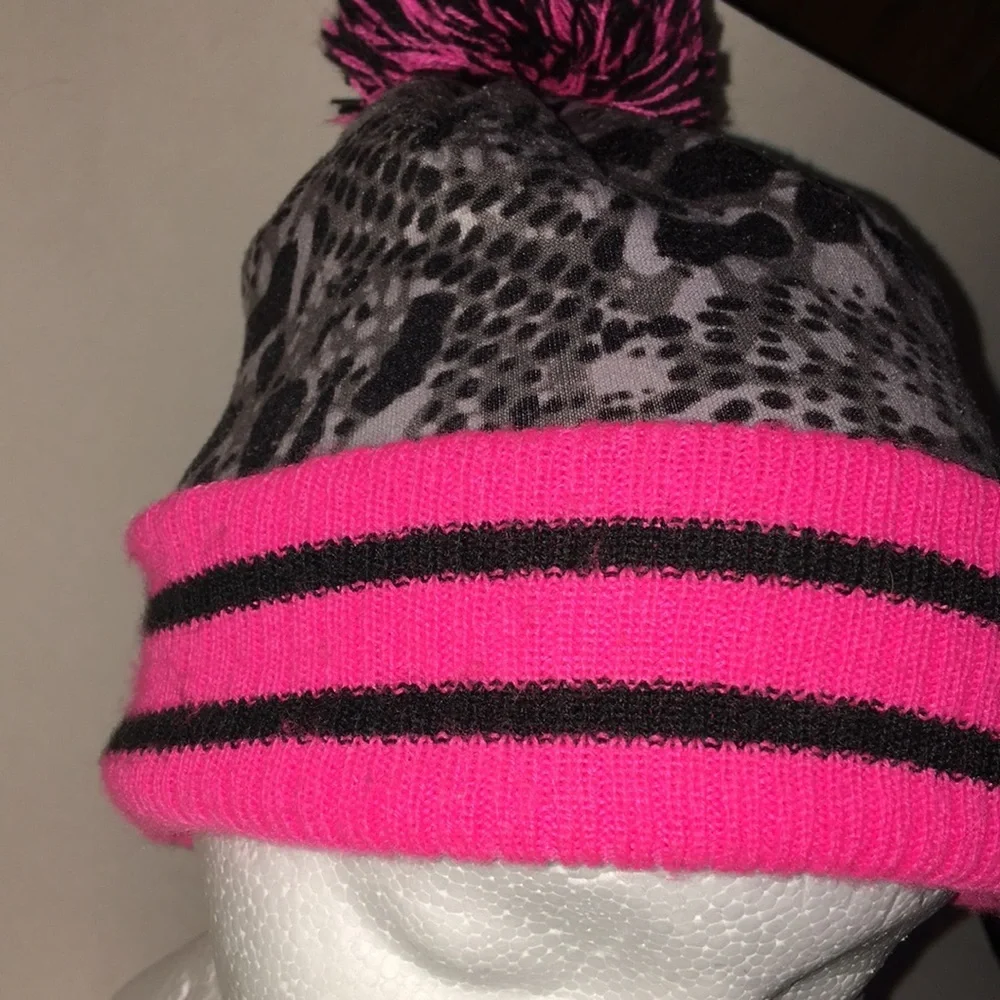 Nike/Youth Neon Pink & Black w/Gray & Black animal print, pink/black PomPom